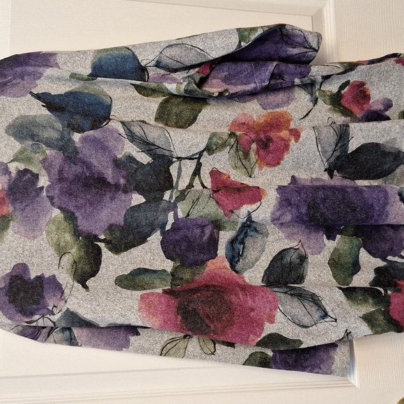 Floral Long Sleeve Top Size 2X - Picture 3 of 3